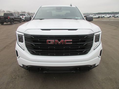 New 2026 GMC Sierra 1500 Elevation image 11