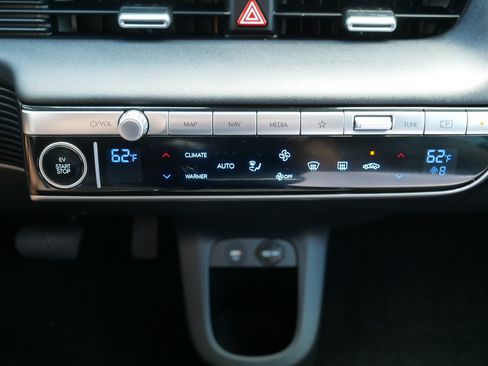 Used 2024 Hyundai Ioniq 5 Limited AWD/4WD image 23