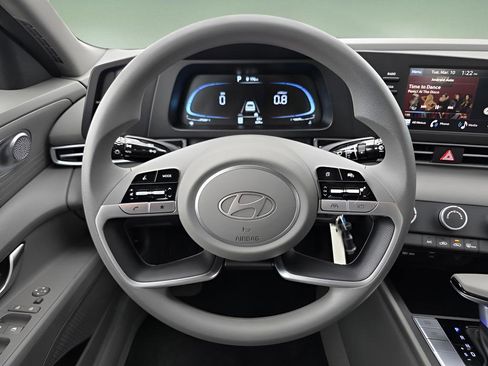 Used 2024 Hyundai Elantra SE image 22