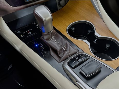 Used 2019 Lexus RX 350 AWD w/ Navigation Package image 17