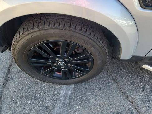 Used 2016 Land Rover LR4 HSE Silver Edition image 12