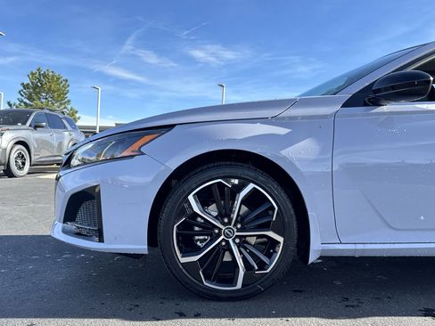 New 2025 Nissan Altima 2.5 SR w/ SR Premium Package image 9