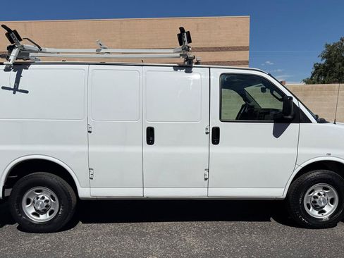 Used 2019 Chevrolet Express 2500 w/ Driver Convenience Package RWD image 6