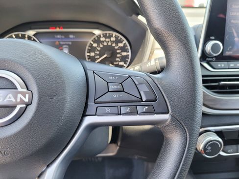 Used 2025 Nissan Altima 2.5 SV FWD image 23