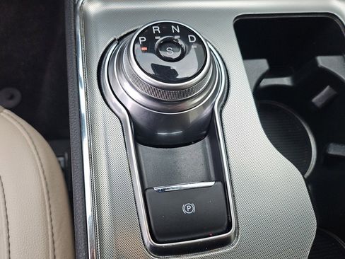 Used 2024 Ford Edge Titanium image 23