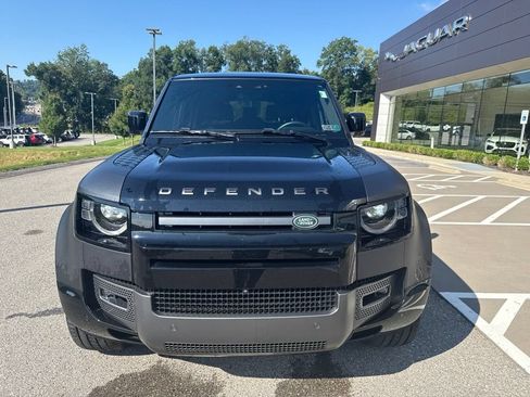 Used 2025 Land Rover Defender 130 V8 AWD/4WD image 2