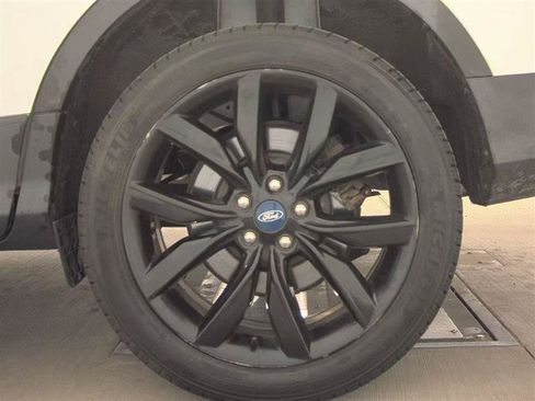 Used 2018 Ford Escape SE w/ SE Sport Appearance Package AWD/4WD image 12