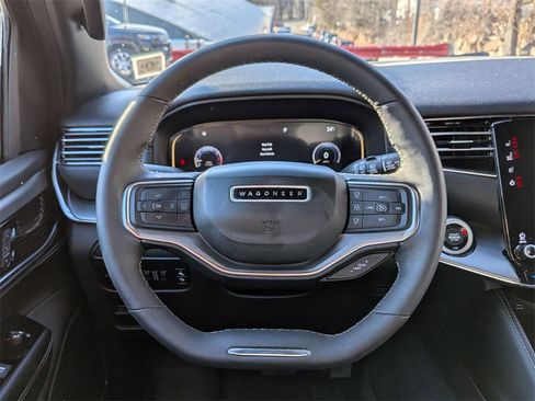 Used 2023 Jeep Wagoneer Series II image 13