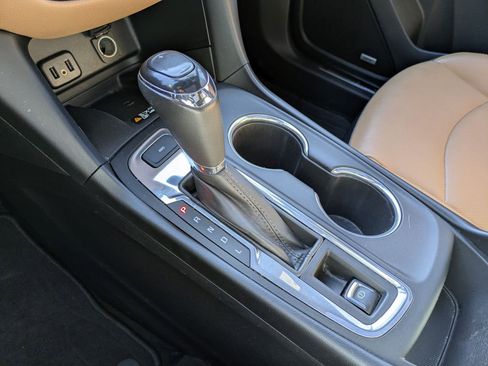 Used 2018 Chevrolet Equinox Premier image 22