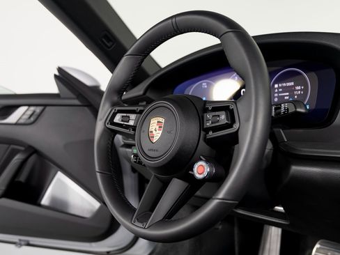 Certified 2025 Porsche 911 Carrera image 30