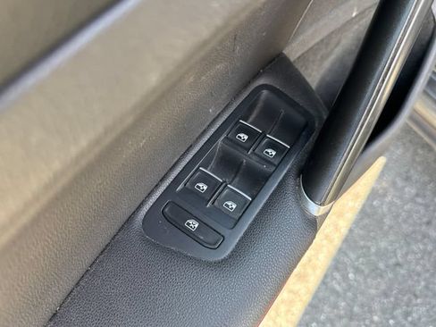 Used 2016 Volkswagen GTI SE w/ Lighting Package (SEL) FWD image 25