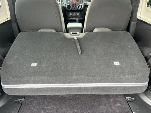 Used 2017 Jeep Wrangler Sport image 15