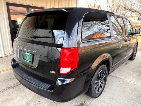 Used 2018 Dodge Grand Caravan SE image 7