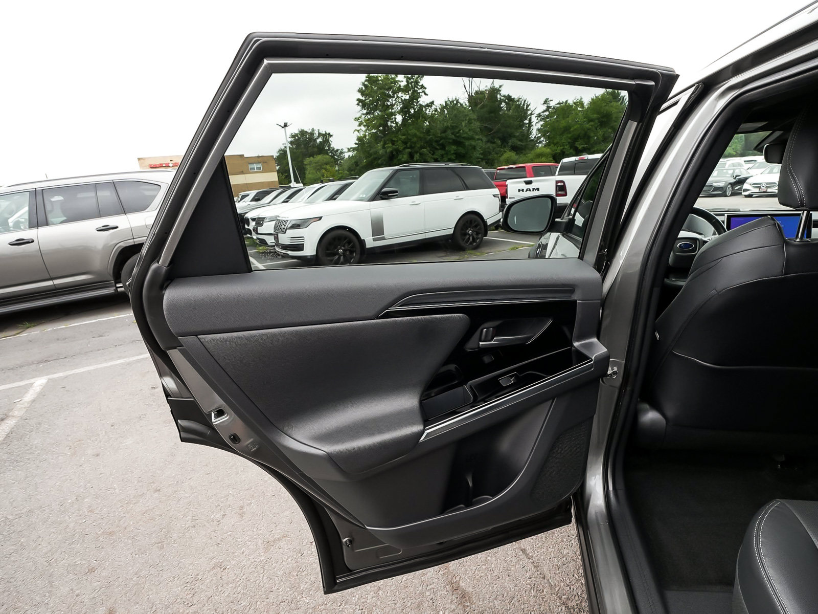 Used 2023 Subaru Solterra AWD image 12