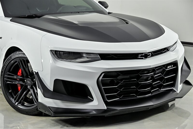 Used 2022 Chevrolet Camaro ZL1 RWD image 2
