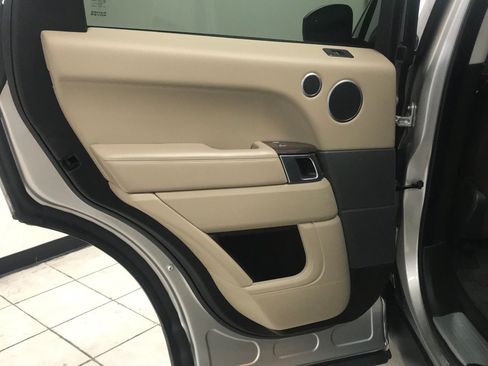 Used 2016 Land Rover Range Rover Sport HSE AWD/4WD image 10
