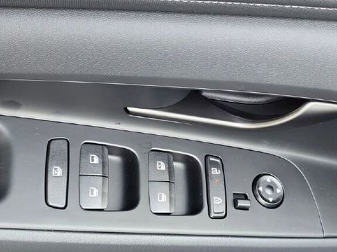 New 2025 Hyundai Elantra Sport image 21