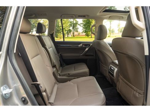 Used 2021 Lexus GX 460 Premium AWD/4WD image 18