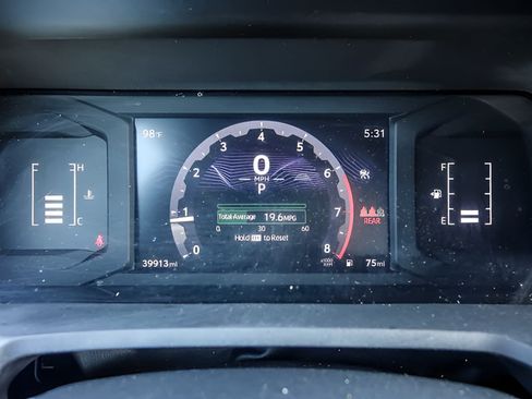 Used 2024 Toyota Tacoma SR5 AWD/4WD image 17