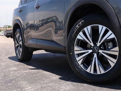 Certified 2023 Nissan Rogue SV image 3