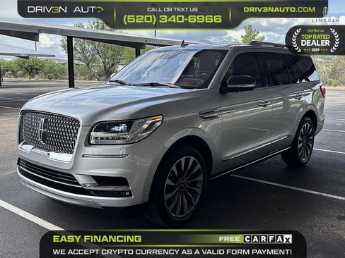 Used 2018 Lincoln Navigator Select w/ Technology Package AWD/4WD image 3
