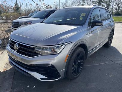 Used 2024 Volkswagen Tiguan SE R-Line