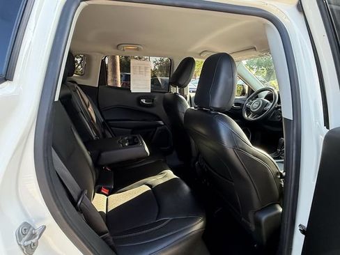 Used 2018 Jeep Compass Latitude w/ Popular Equipment Group AWD/4WD image 18