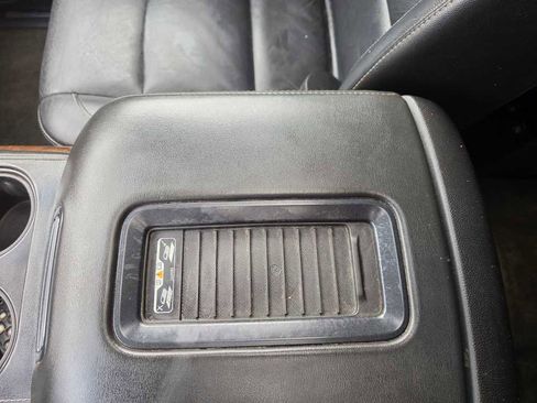 Used 2017 Chevrolet Suburban LT image 22