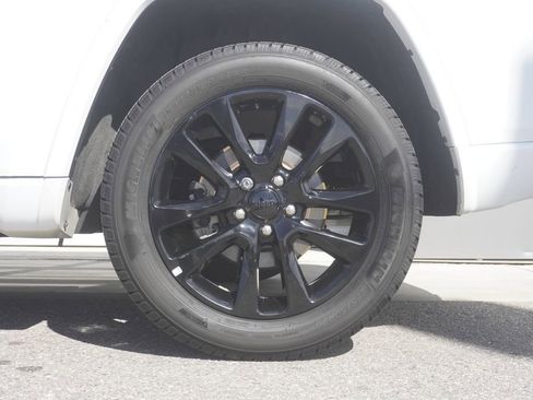 Used 2019 Jeep Grand Cherokee Altitude image 35