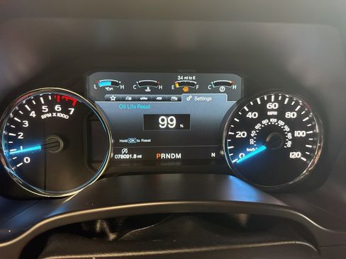 Used 2019 Ford F150 Lariat w/ Equipment Group 502A Luxury image 6