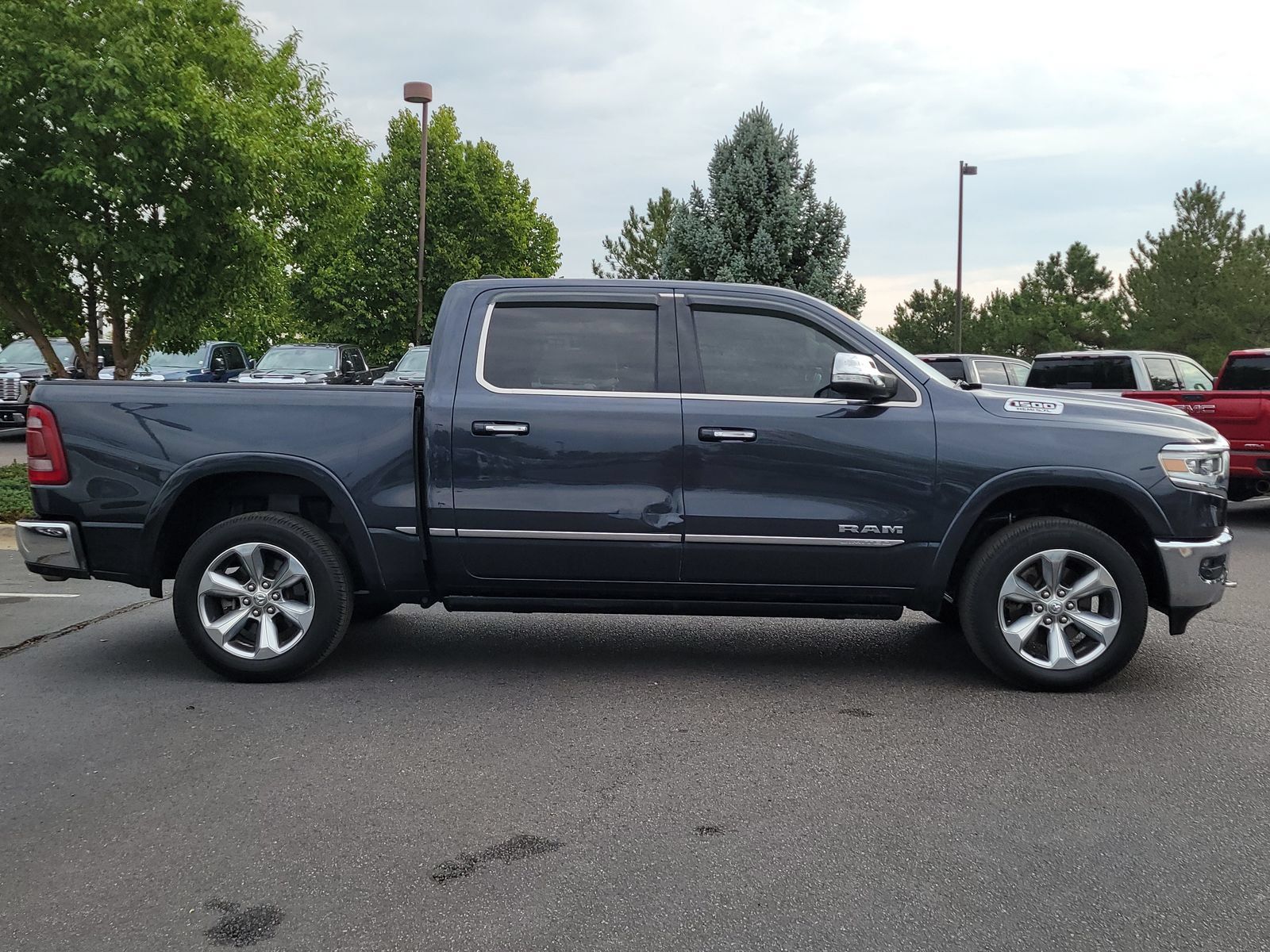 Used 2019 RAM 1500 Limited AWD/4WD image 2