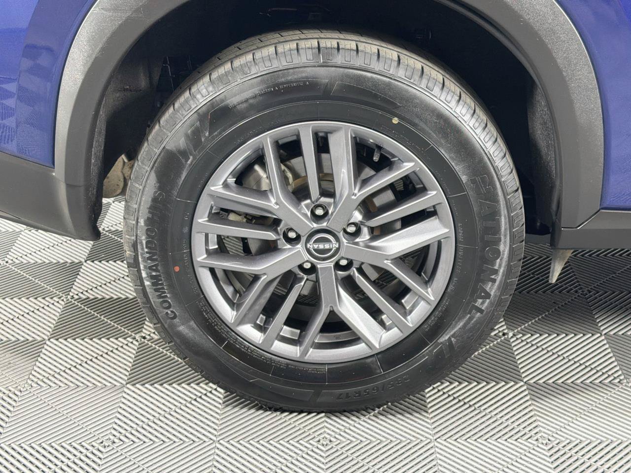 Used 2023 Nissan Rogue S AWD/4WD image 29
