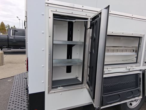 New 2025 GMC Savana 3500 w/ Power Convenience Package RWD image 9