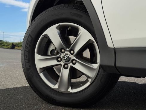 Used 2015 Toyota RAV4 XLE AWD/4WD image 25