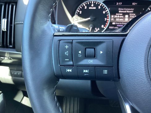 Used 2025 Nissan Pathfinder SL image 19