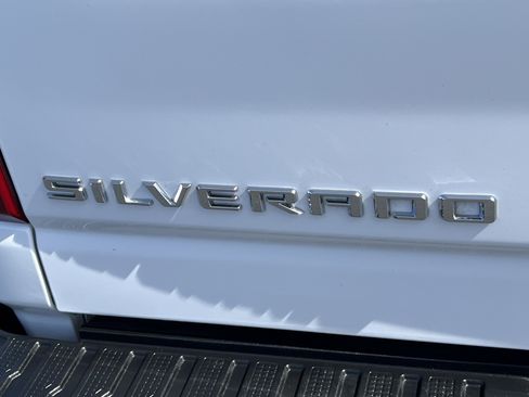 Used 2025 Chevrolet Silverado 2500 LT w/ Convenience Package image 9