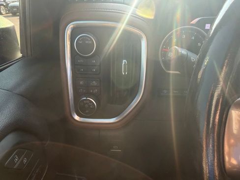 Used 2020 Chevrolet Silverado 2500 High Country w/ Technology Package AWD/4WD image 13