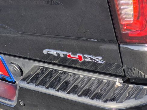 Used 2022 GMC Sierra 1500 AT4X image 8