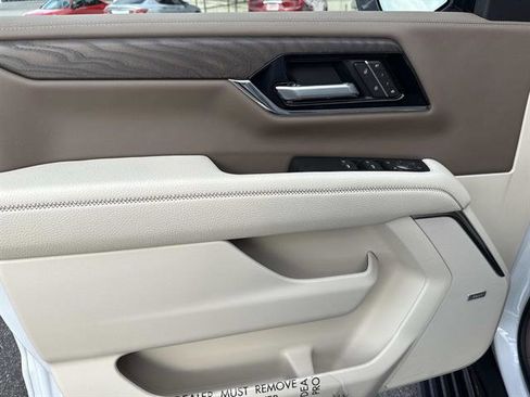 New 2026 GMC Yukon XL Denali w/ Denali Reserve Package AWD/4WD image 14
