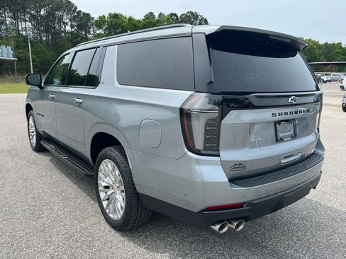 New 2026 Chevrolet Suburban RST image 4