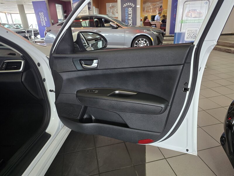 Used 2019 Kia Optima LX FWD image 12