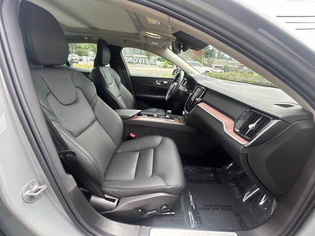 Certified 2025 Volvo S60 B5 Plus AWD/4WD image 15