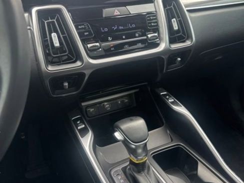 Used 2023 Kia Sorento S w/ Panoramic Sunroof Package FWD image 13