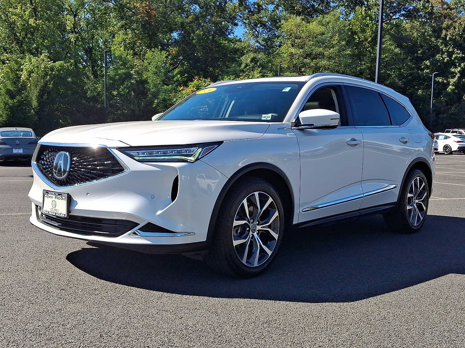 Certified 2024 Acura MDX w/ Technology Package AWD/4WD image 3