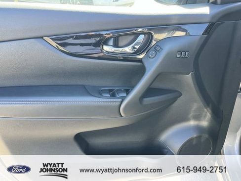 Used 2022 Nissan Rogue Sport SV w/ Technology Package image 24