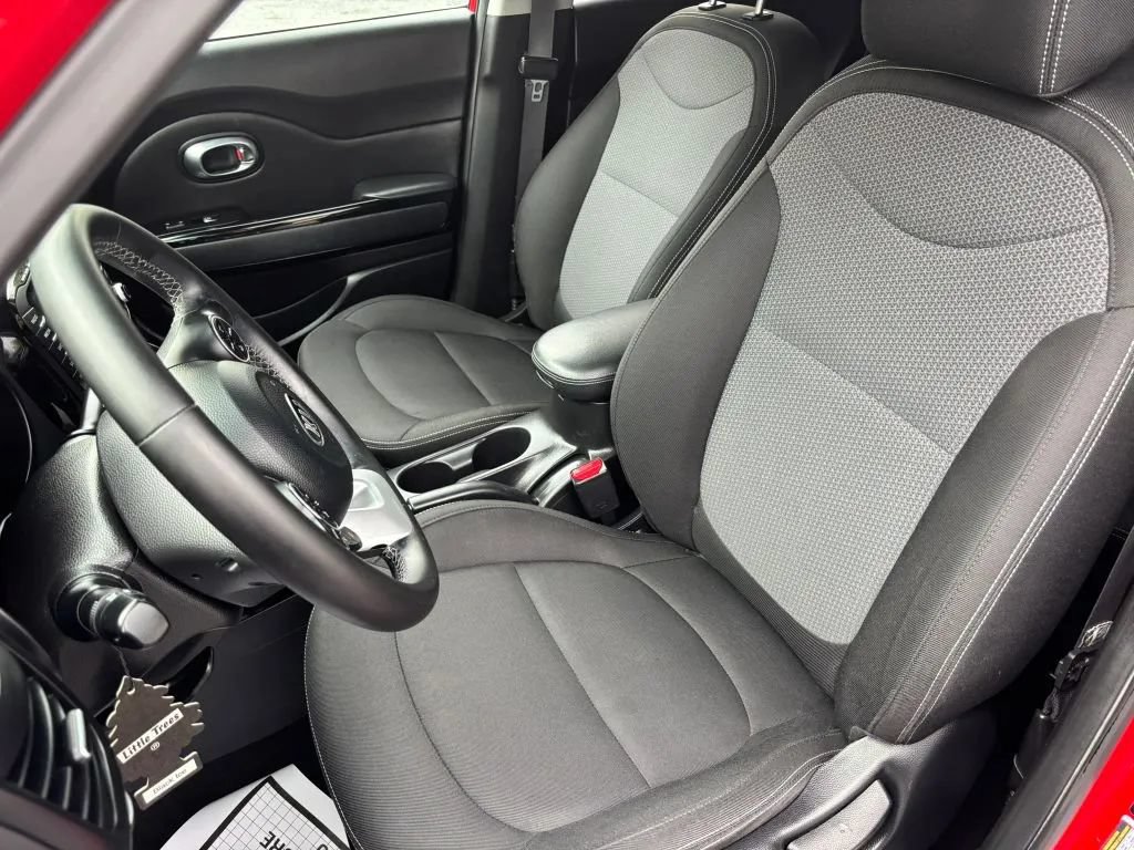Used 2017 Kia Soul + w/ Audio Package FWD image 11
