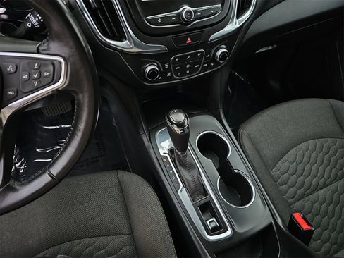 Used 2021 Chevrolet Equinox LT image 26