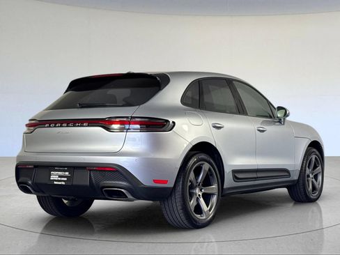 Certified 2026 Porsche Macan AWD/4WD image 8