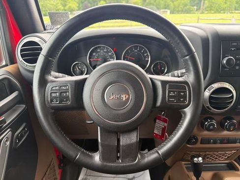 Used 2017 Jeep Wrangler Unlimited Rubicon w/ Connectivity Group AWD/4WD image 15