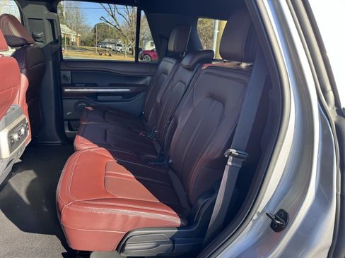 Used 2024 Ford Expedition Limited image 38